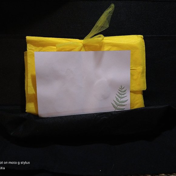 Yellow Pearl Daisy w lt bleu ribbon/Jewelled Sentiments - Picture 4 of 4